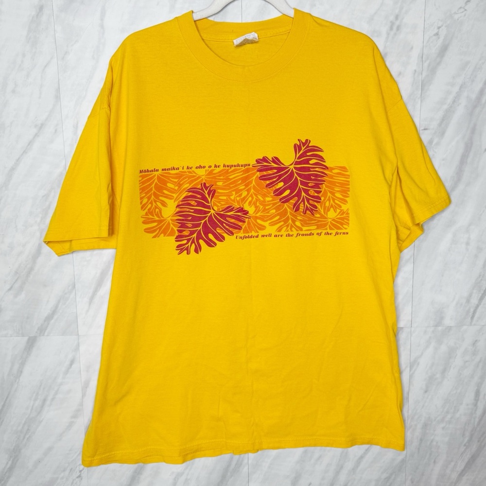 Manuhealii Yellow Red Graphic Short Sleeve Tee